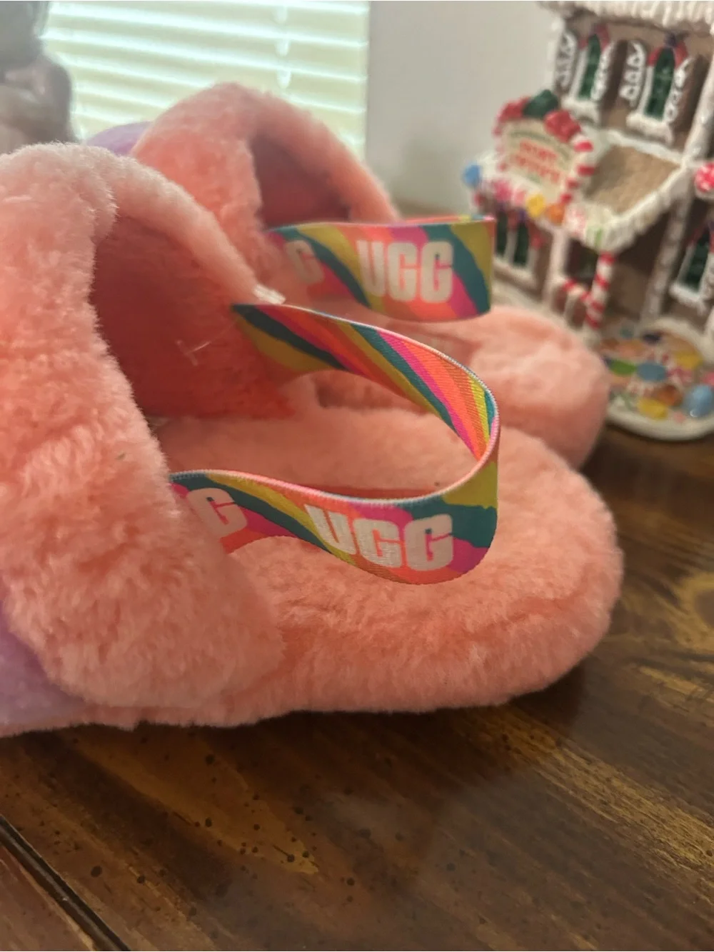 UGG Fluff Yeah  Rainbow Slide Slippers Size 4 Kids / 6 Women